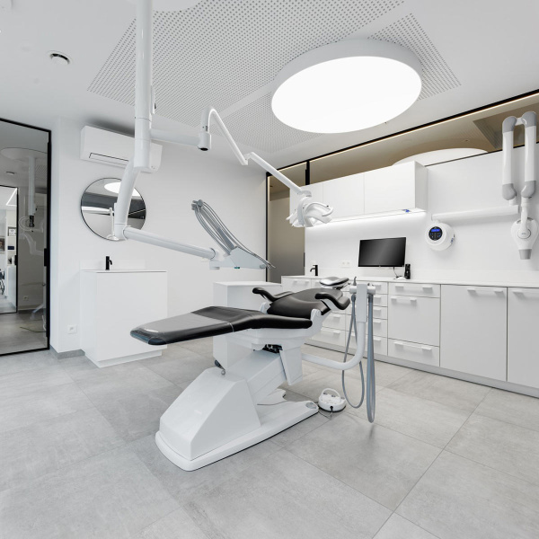 Finndent Tandlægestol FD-8000 P1+ Loftmonteret unit med 6 instrumenter