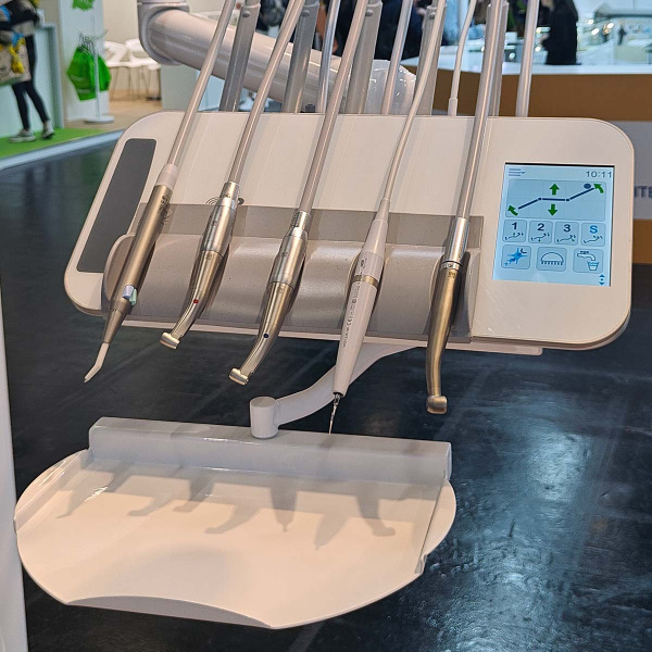 Finndent FD-Q8 Tandlægestol med Gulv Unit